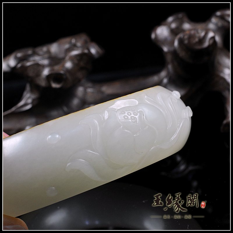 黄皮籽料佩饰荷韵镯55.63mm